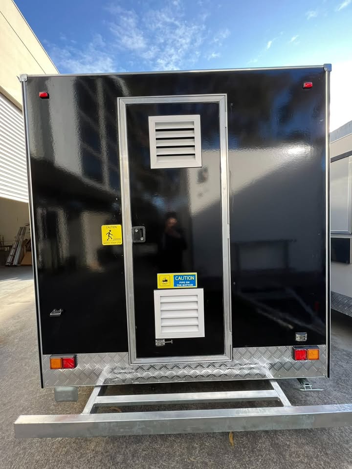 Mobile Food Trailer (Model: 27789) - Image 4